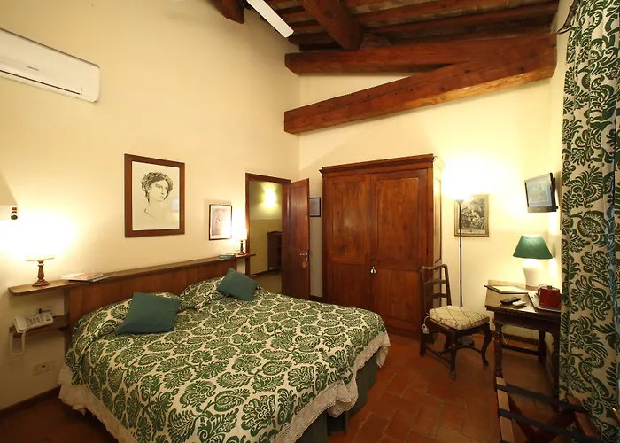 Rovezzano Bed & Breakfast 4*